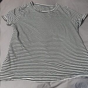 Women’s Gap size Med striped tee